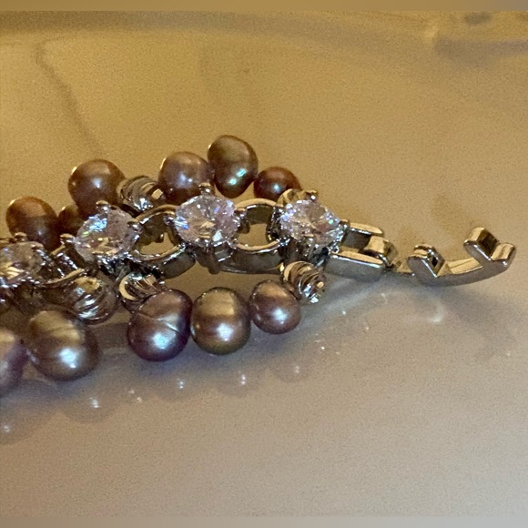 💜 Elegant Lavender Pearl Crystal Beaded Bracelet 💜 - Picture 5 of 12